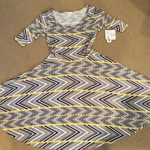Lularoe Nicole dress size M. NWT